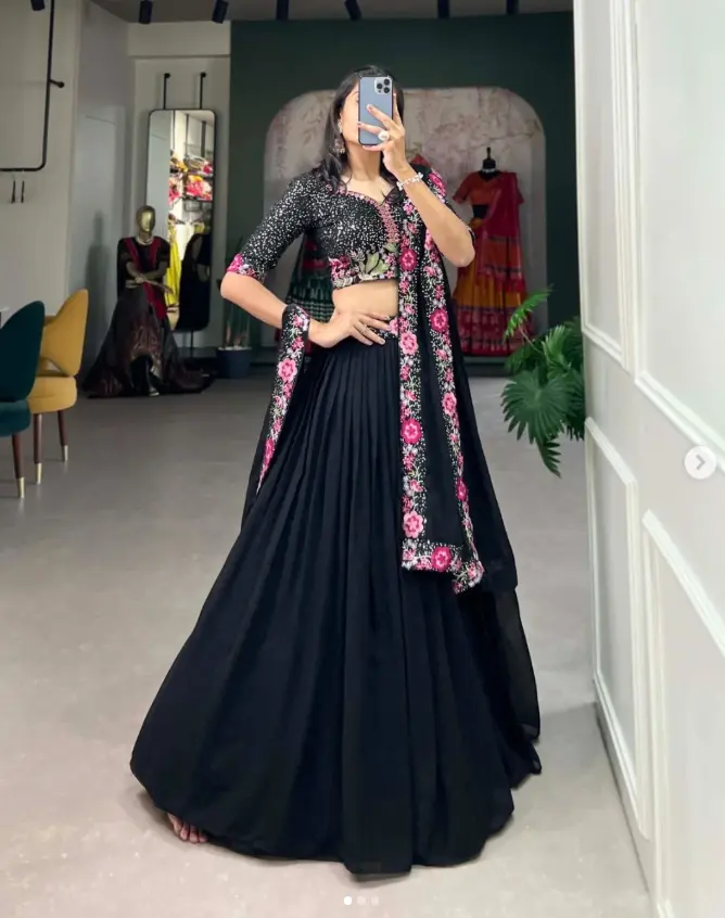 Enchanted Evenings: Georgette Lehenga Choli Adorned with Dupatta 