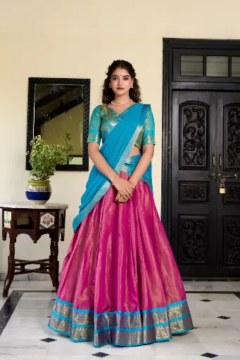Heritage redefined in this Kanchipuram lehenga choli. 